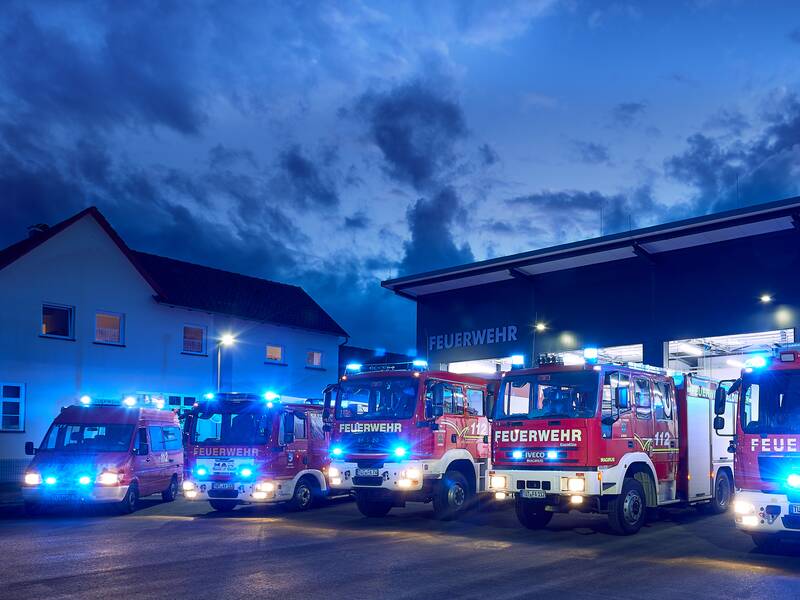 Fahrzeuggarage Feuerwehr Aldingen mit Einsatzfahrzeugen