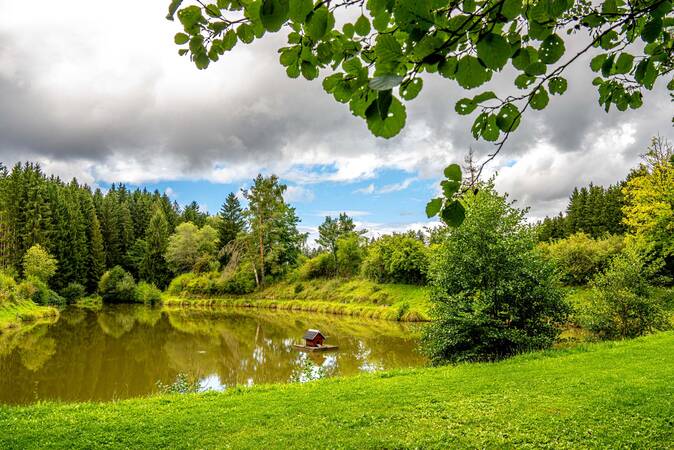 Blick auf den Aixheim Fischweiher